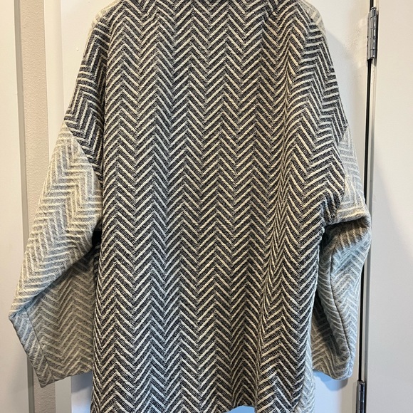 Portuguese Wool Pieper Coat in Neutral Mix-Match Hereingbone - Picture 5 of 9